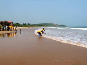 Filling of the bucket with sea water