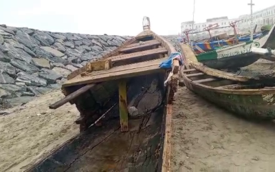 Canoe destroyed at Cape Coast Landing Beach, Raising Fresh Concerns Over Fisher Safety